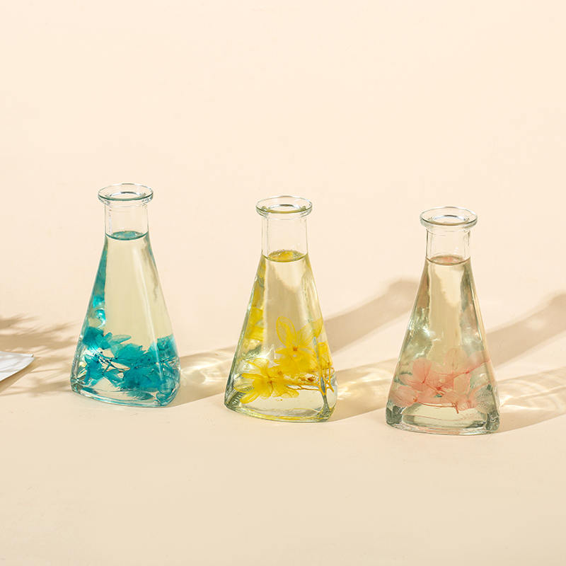 Vine sušená květina trojúhelníková láhev no fire vnitřní rákosový difuzér