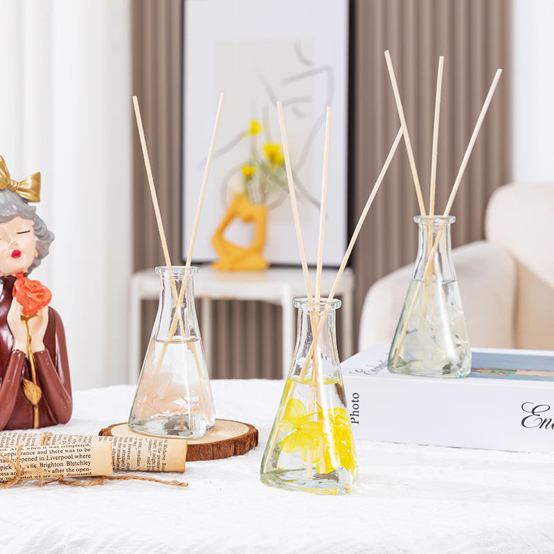 Vine sušená květina trojúhelníková láhev bez ohně vnitřní aromaterapie rákosový difuzér