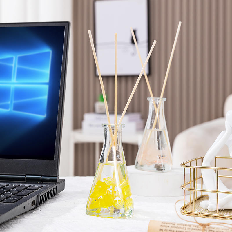 Vine sušená květina trojúhelníková láhev bez ohně vnitřní aromaterapie rákosový difuzér