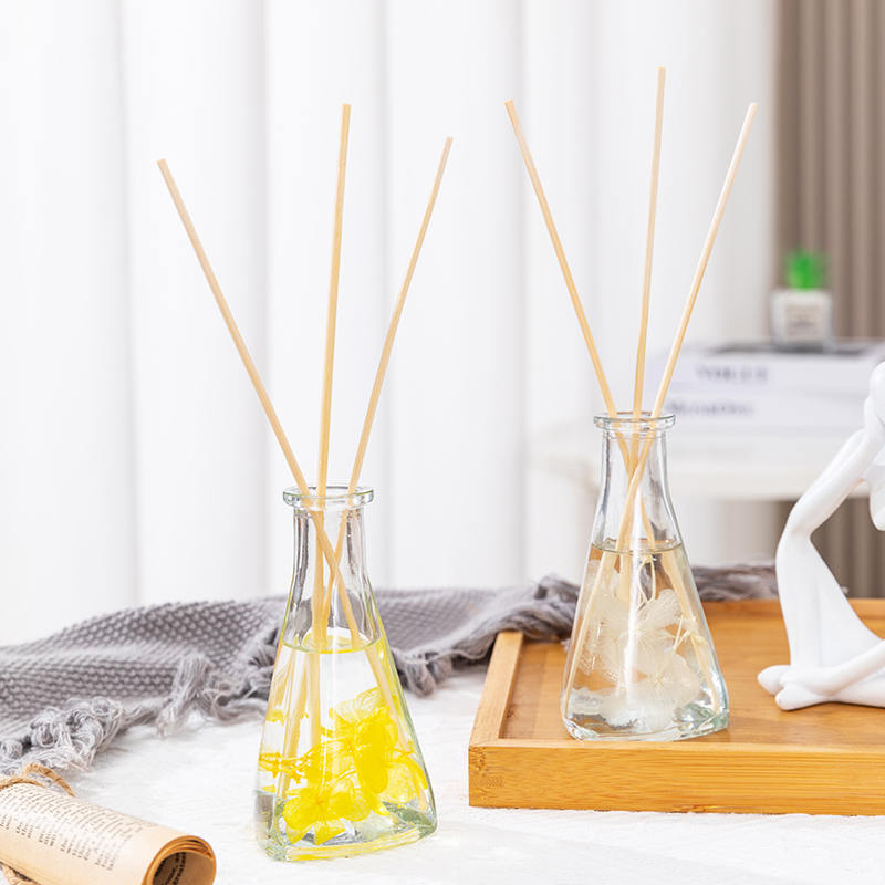 Vine sušená květina trojúhelníková láhev bez ohně vnitřní aromaterapie rákosový difuzér