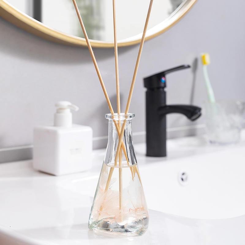 Vine sušená květina trojúhelníková láhev bez ohně vnitřní aromaterapie rákosový difuzér