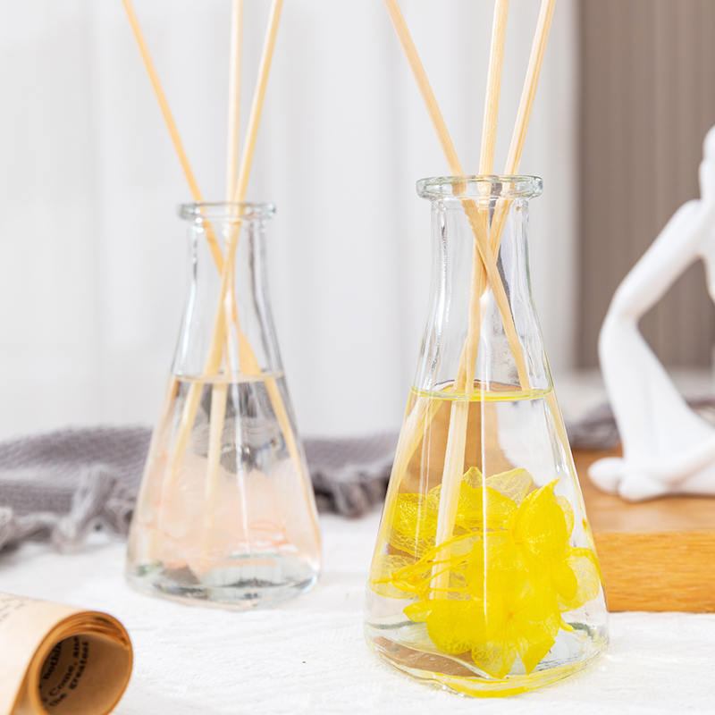 Vine sušená květina trojúhelníková láhev bez ohně vnitřní aromaterapie rákosový difuzér