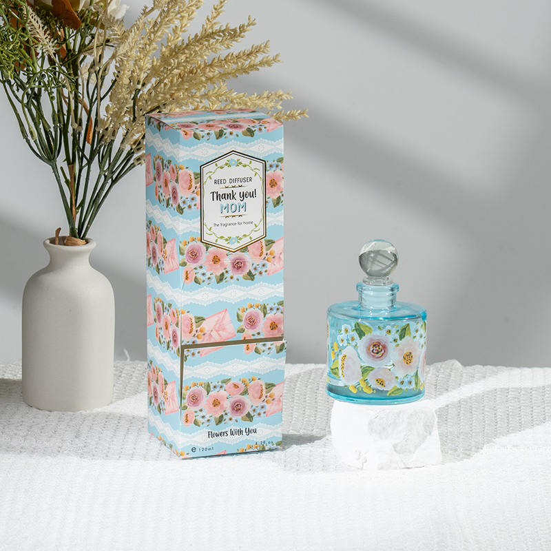 Elegantní rákosový difuzér kulaté skleněné láhve ke dni matek