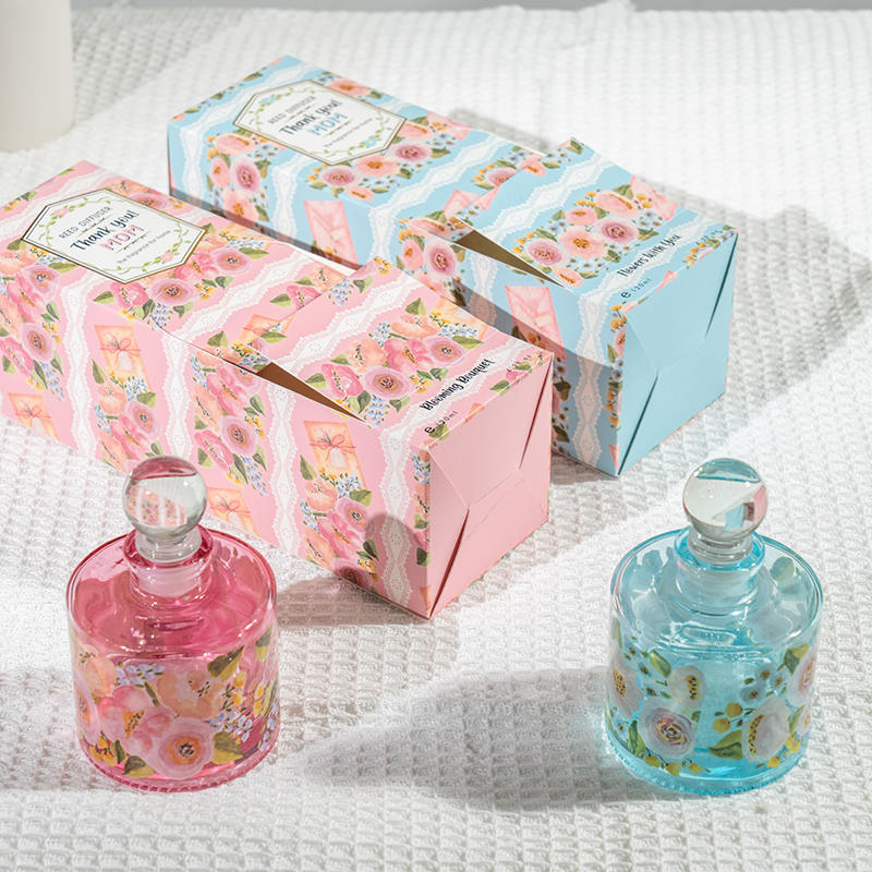 Elegantní rákosový difuzér kulaté skleněné láhve ke dni matek