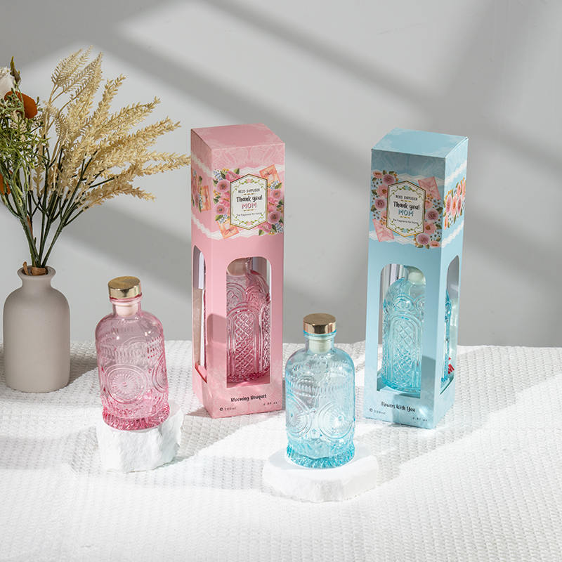 Stylový rákosový difuzér ze skleněné lahvičky ke dni matek - výrobce bytových vůní