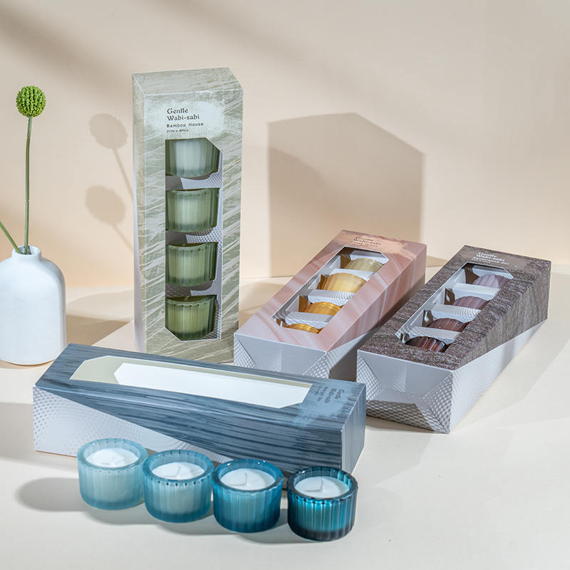 Sada 4 svisle pruhovaných malých skleněných kalíšků na svíčky