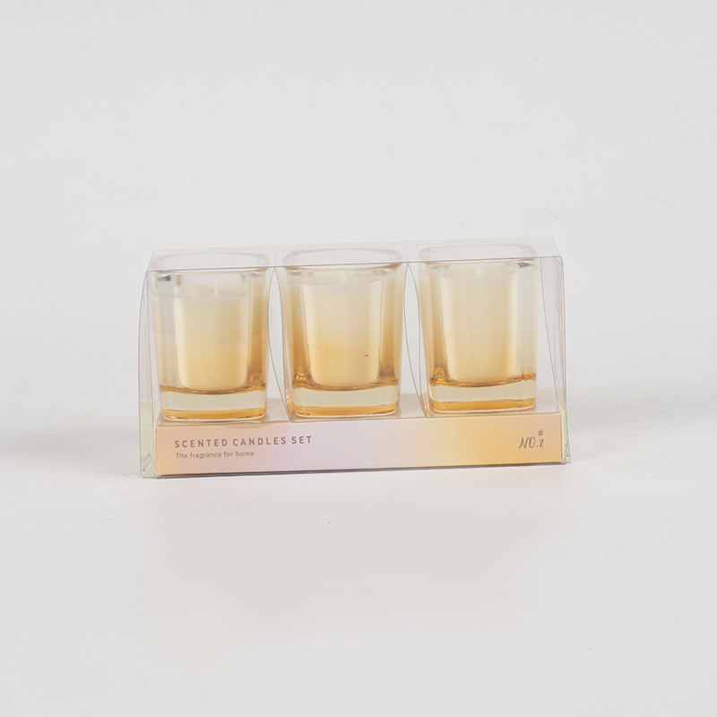 Sada 3 čtvercových svíček s přechodovou barvou