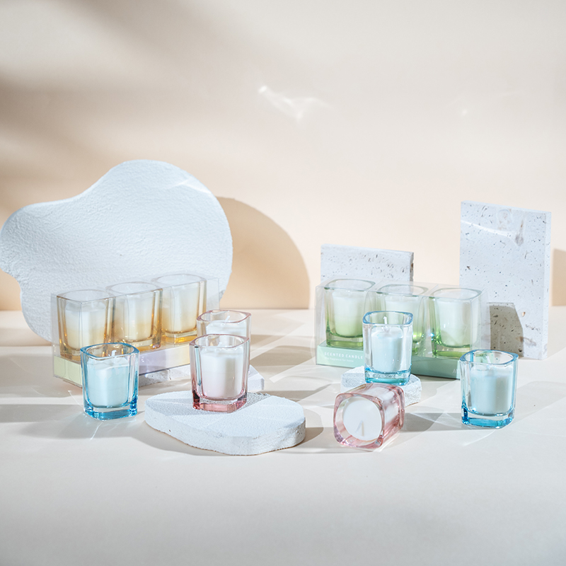 Sada 3 čtvercových svíček s přechodovou barvou