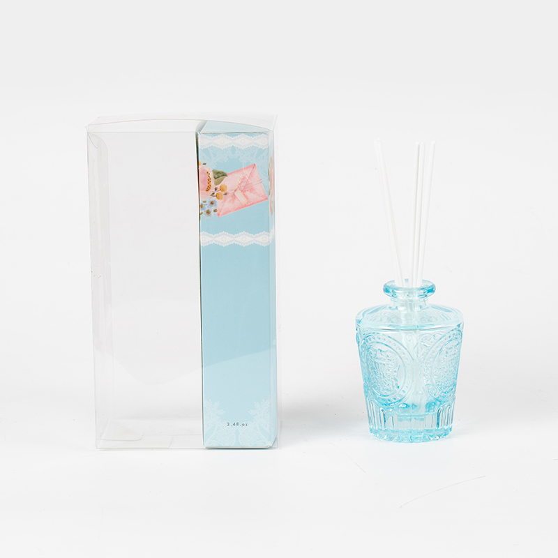 Stylový rákosový difuzér ze skleněné lahvičky ke dni matek - prodejce domácích vůní