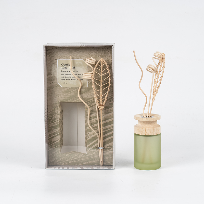 Vysoce cylindrická skleněná baňka prémiový rákosový difuzér s dřevěným tyčinkovým aroma difuzérem prodejce